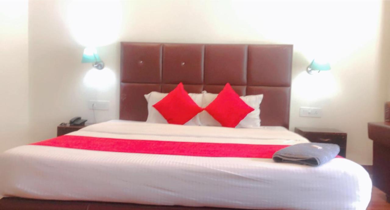 Hotel Hadimba Home - In City Center Manali  Bagian luar foto