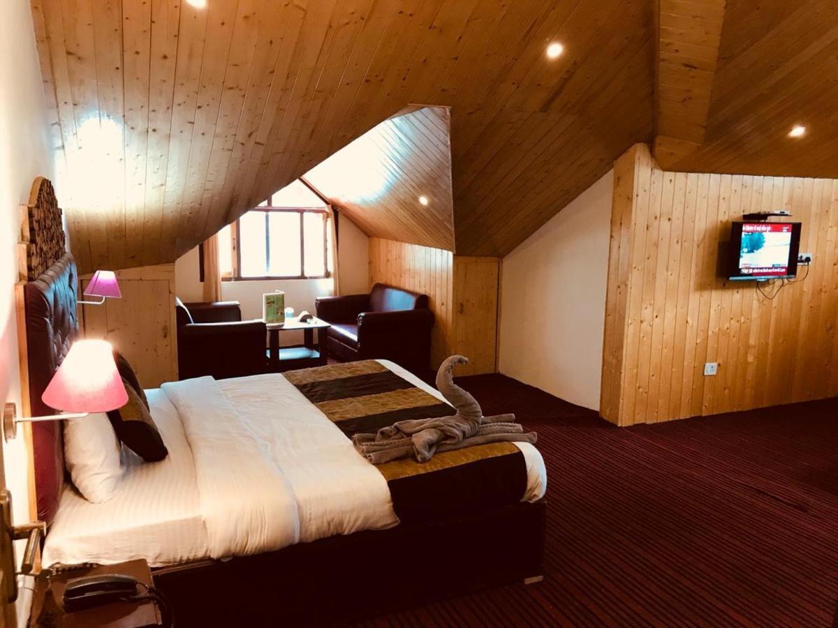Hotel Hadimba Home - In City Center Manali  Bagian luar foto